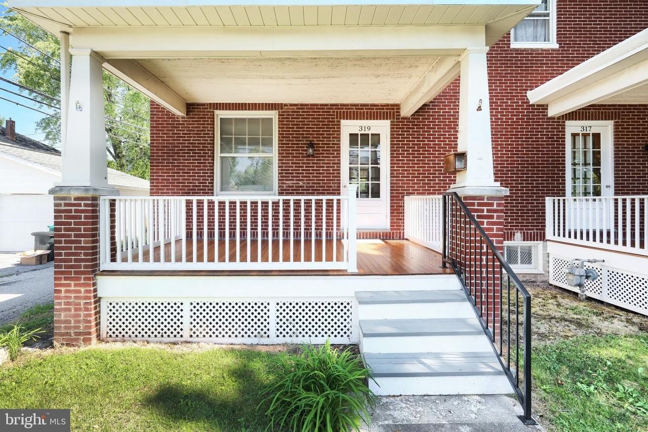 319 N Stratton St - Photo 3 of 27