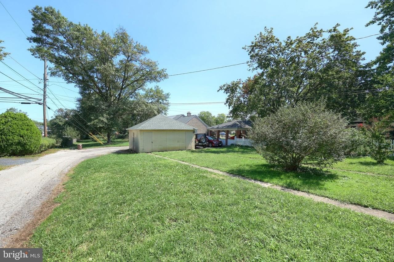 319 N Stratton St - Photo 5 of 27
