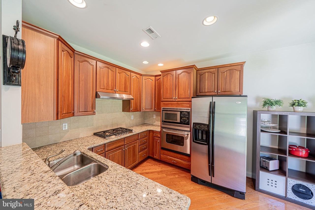 2392 S Whittmore St - Photo 7 of 41