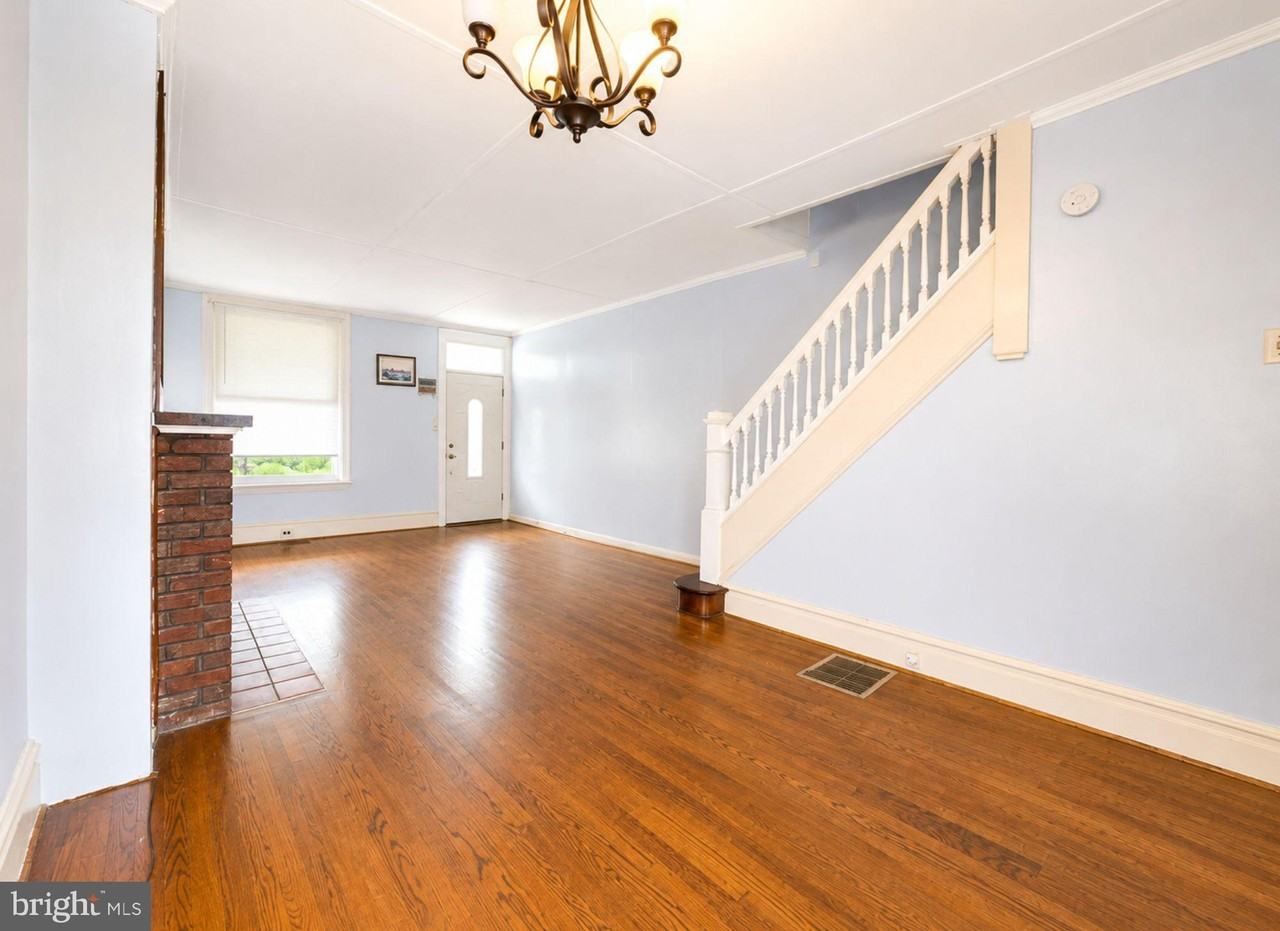 2172 Brookwood St - Photo 3 of 11