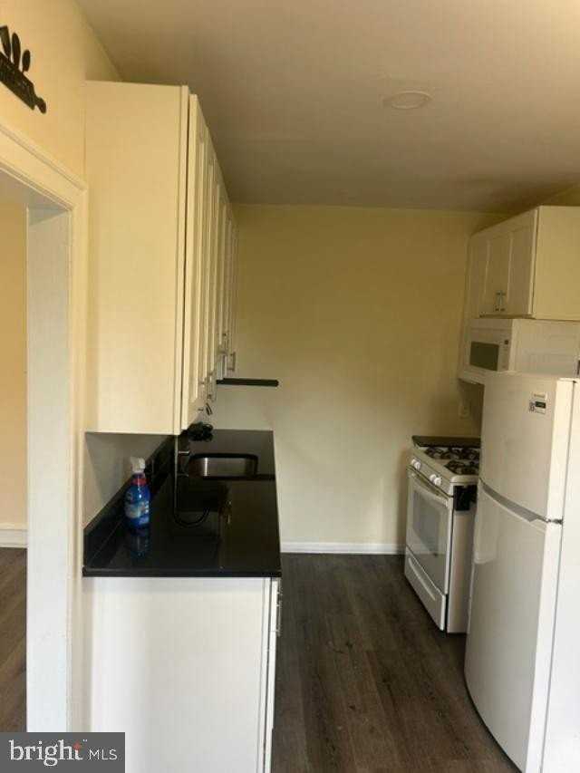 272 N KESWICK Avenue - Photo 5 of 6
