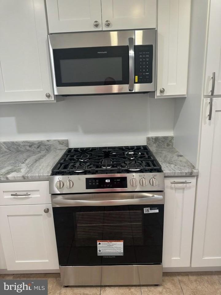 319 Runnymede Ave - Photo 4 of 13