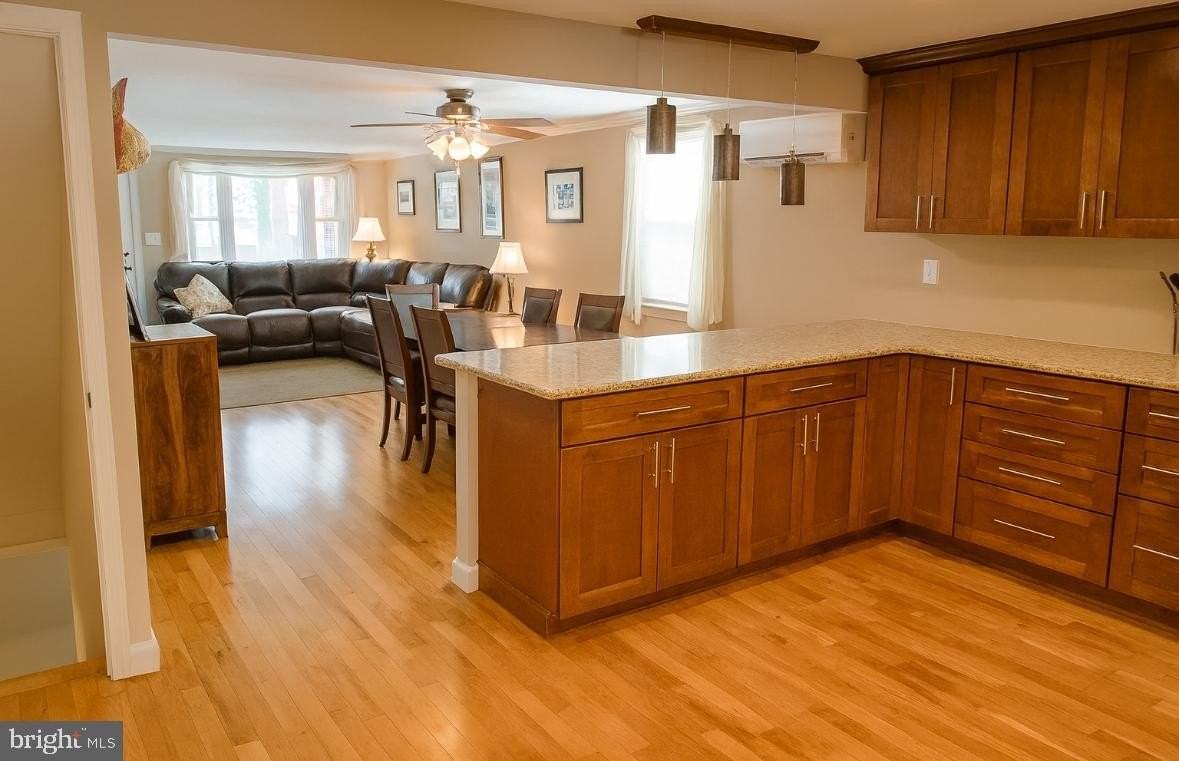 410 W 11th Ave - Photo 4 of 17