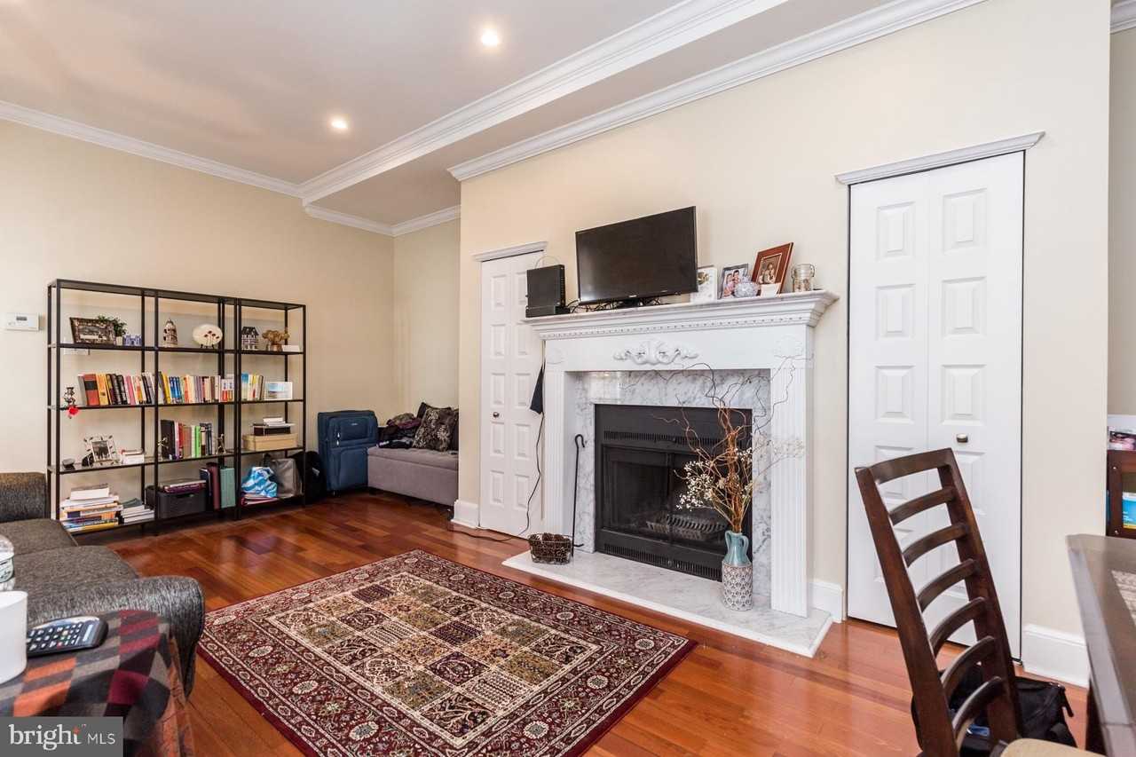 1712 Wallace St #202 - Photo 3 of 17