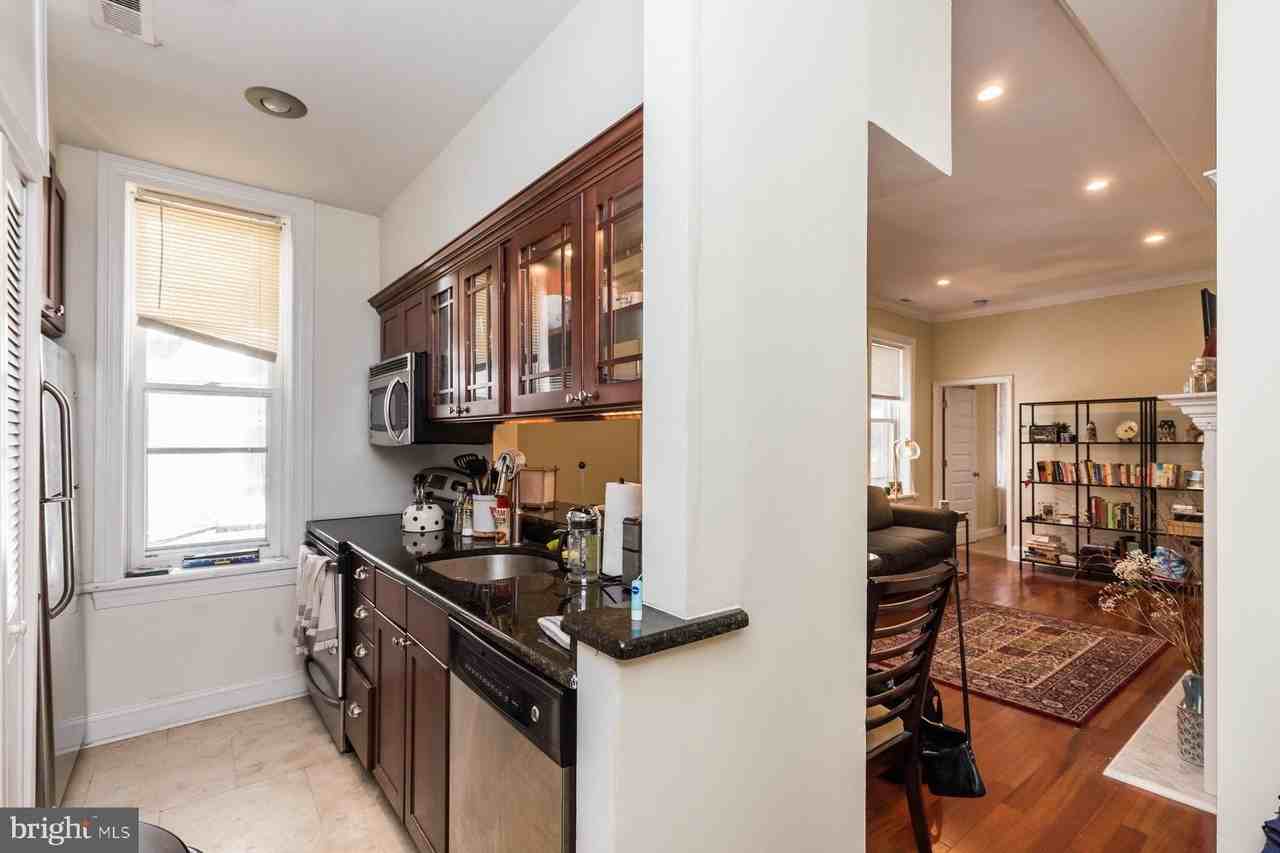 1712 Wallace St #202 - Photo 6 of 17