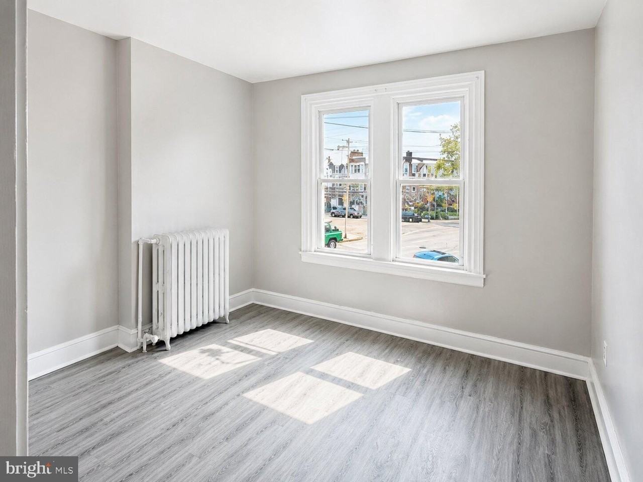 994 Carver St - Photo 6 of 11
