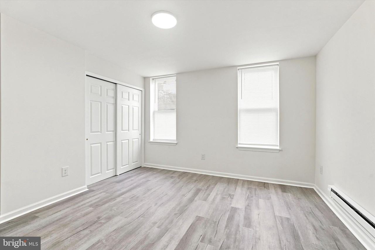 3238 N Woodstock St - Photo 7 of 14