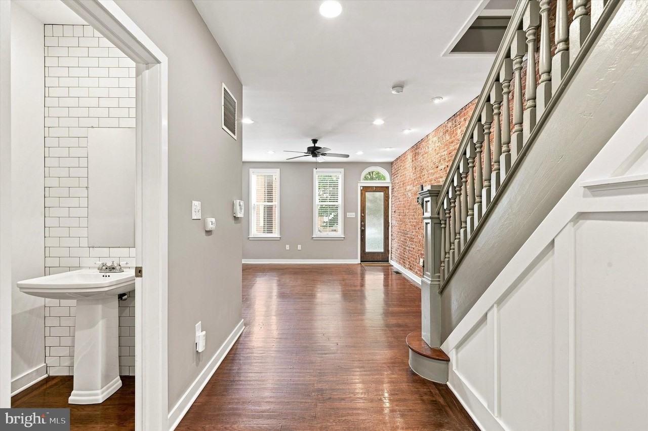 1532 E Berks St - Photo 6 of 25