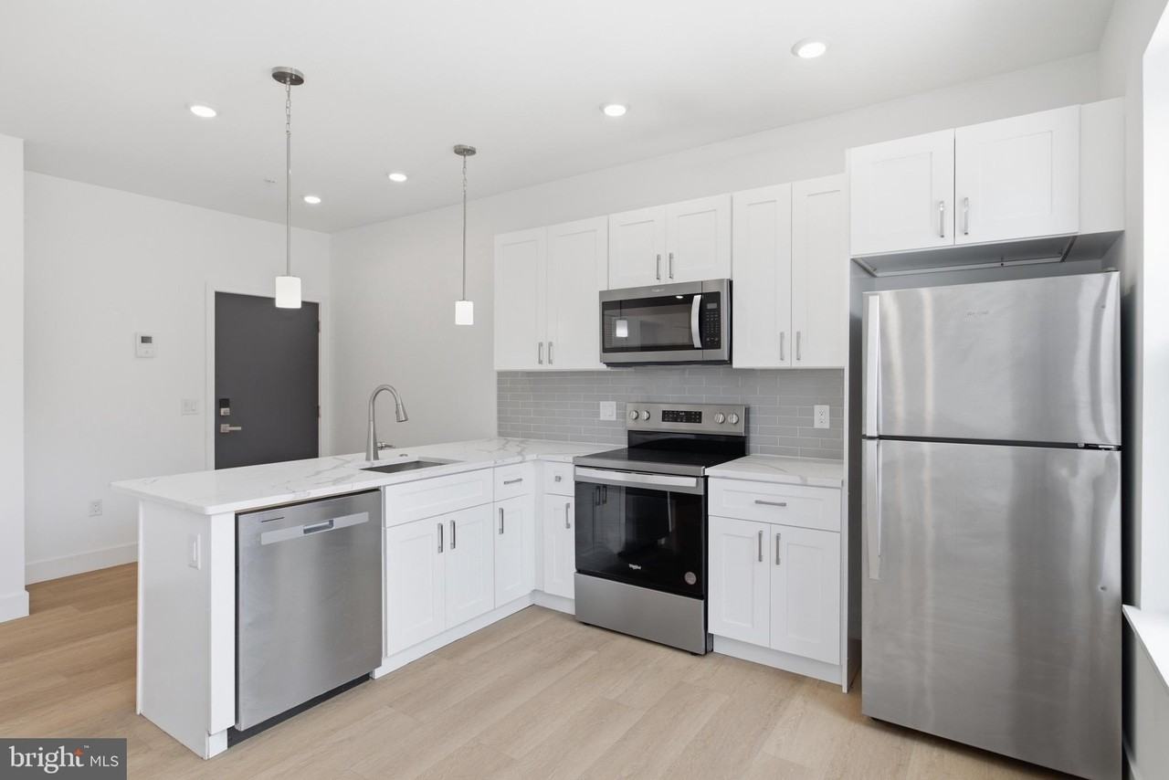 3637 N 16th St #C - Photo 4 of 17
