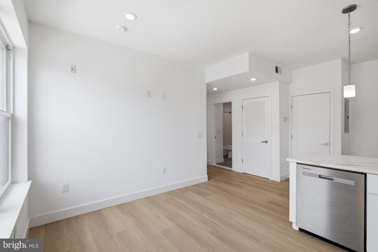 3637 N 16th St #C - Photo 5 of 17