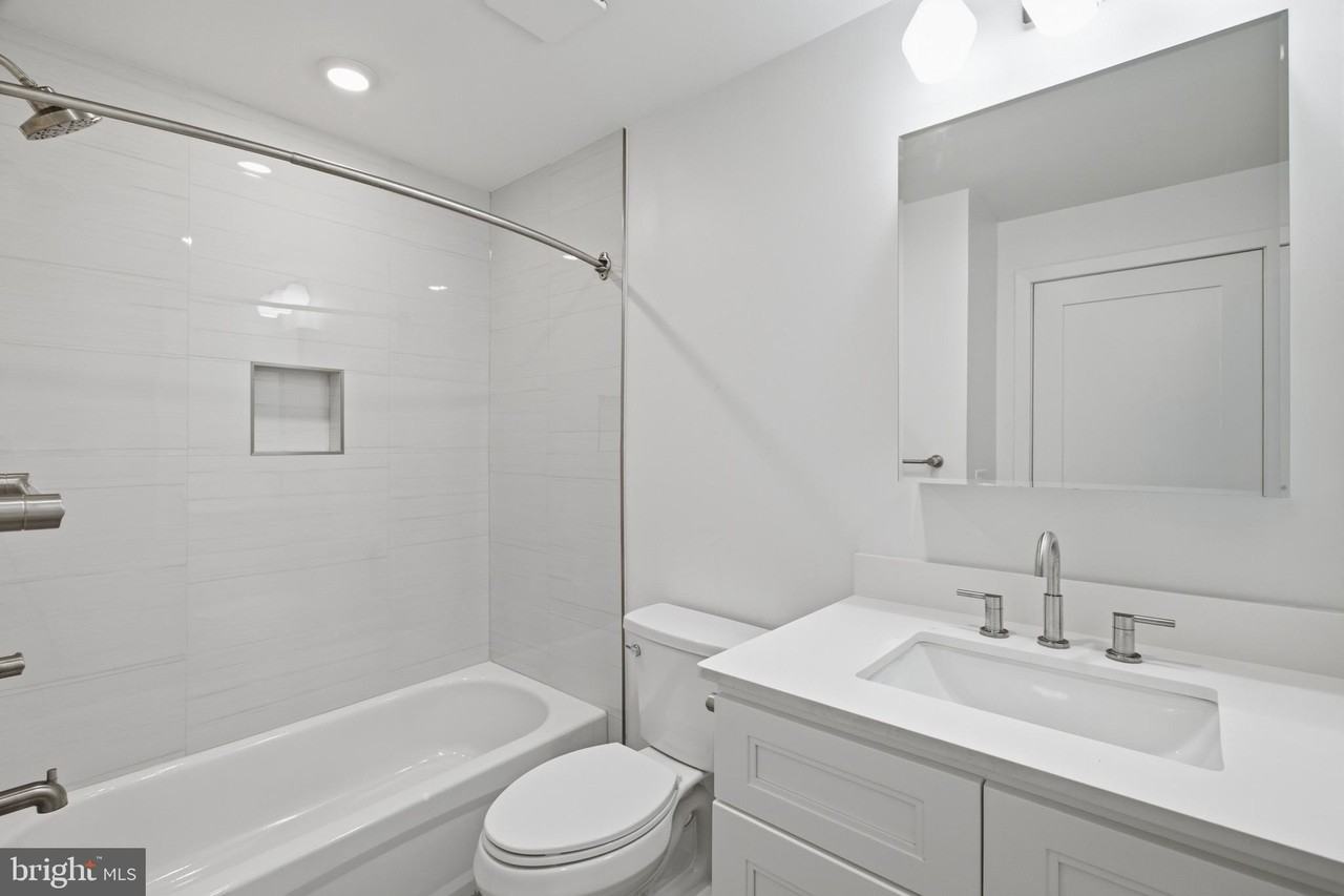 3637 N 16th St #C - Photo 6 of 17