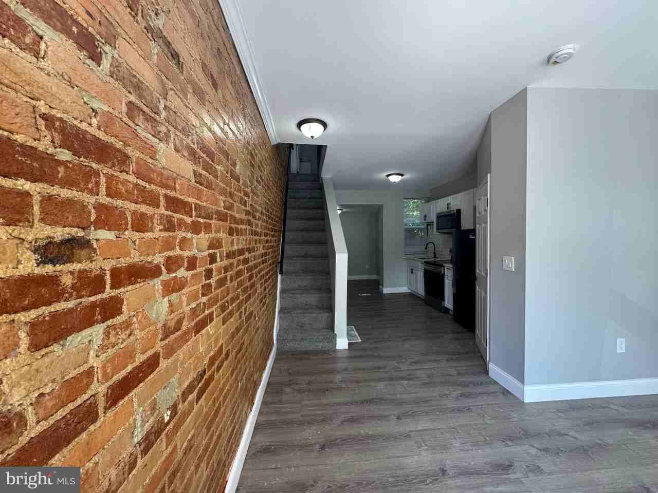 3205 Latona St - Photo 4 of 14
