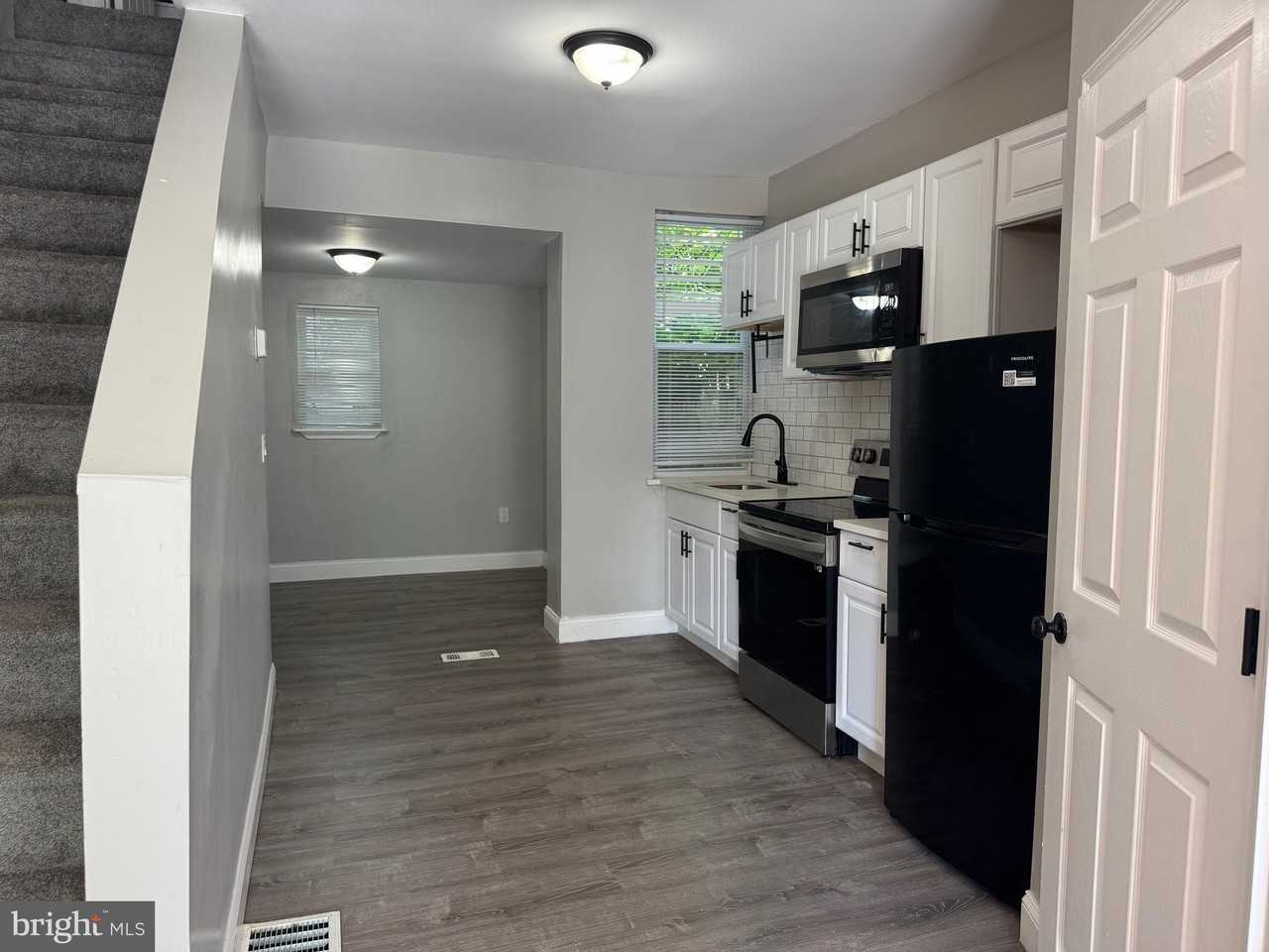 3205 Latona St - Photo 5 of 14