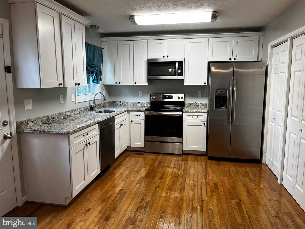 202 Carroll Dr - Photo 6 of 15
