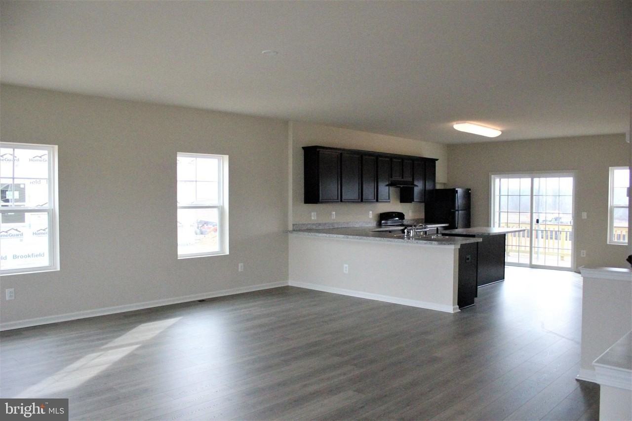 232 Parkland Dr - Photo 3 of 18