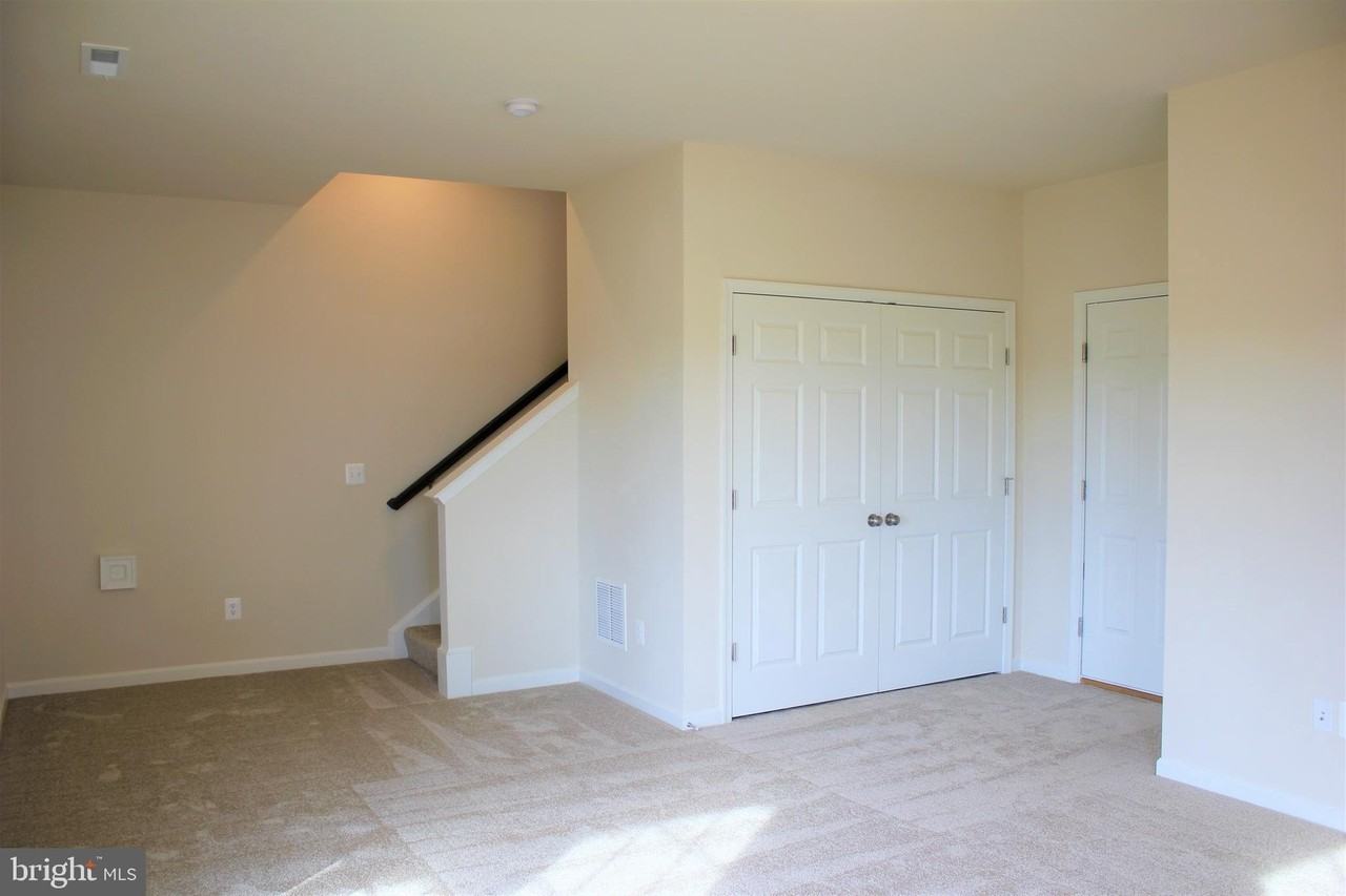 232 Parkland Dr - Photo 6 of 18
