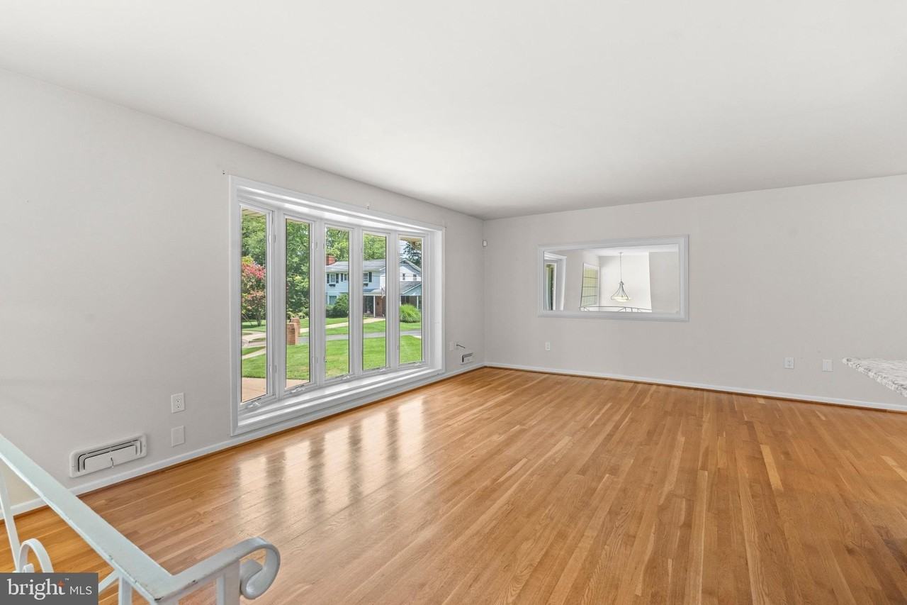 7305 Masonville Ct - Photo 4 of 36