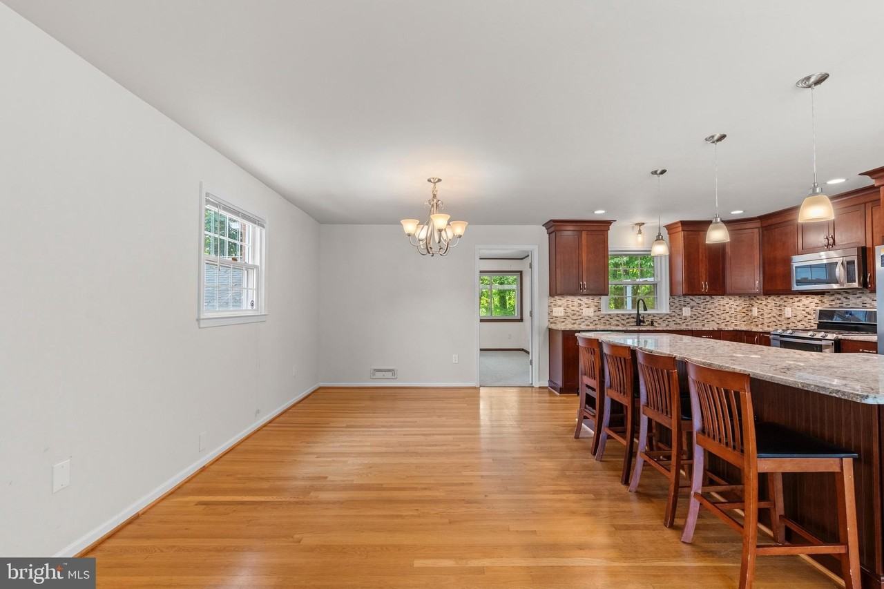 7305 Masonville Ct - Photo 7 of 36