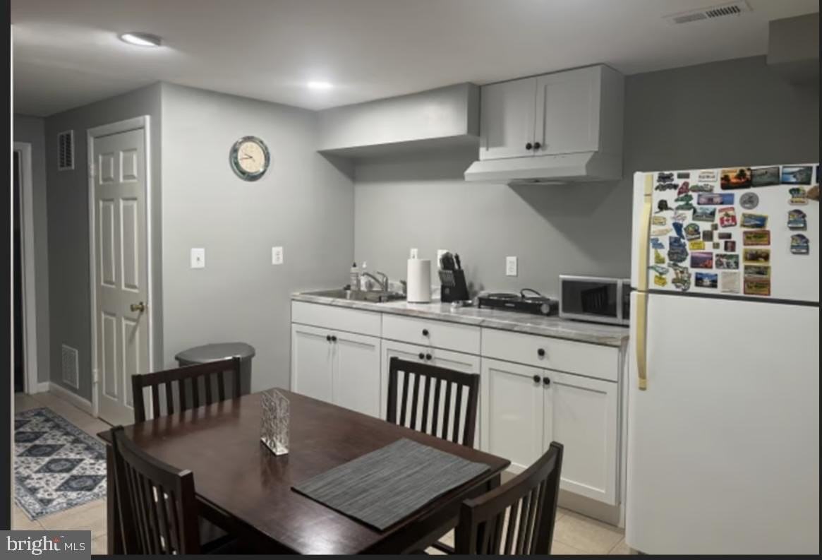 5710 Dannys Pl - Photo 4 of 37