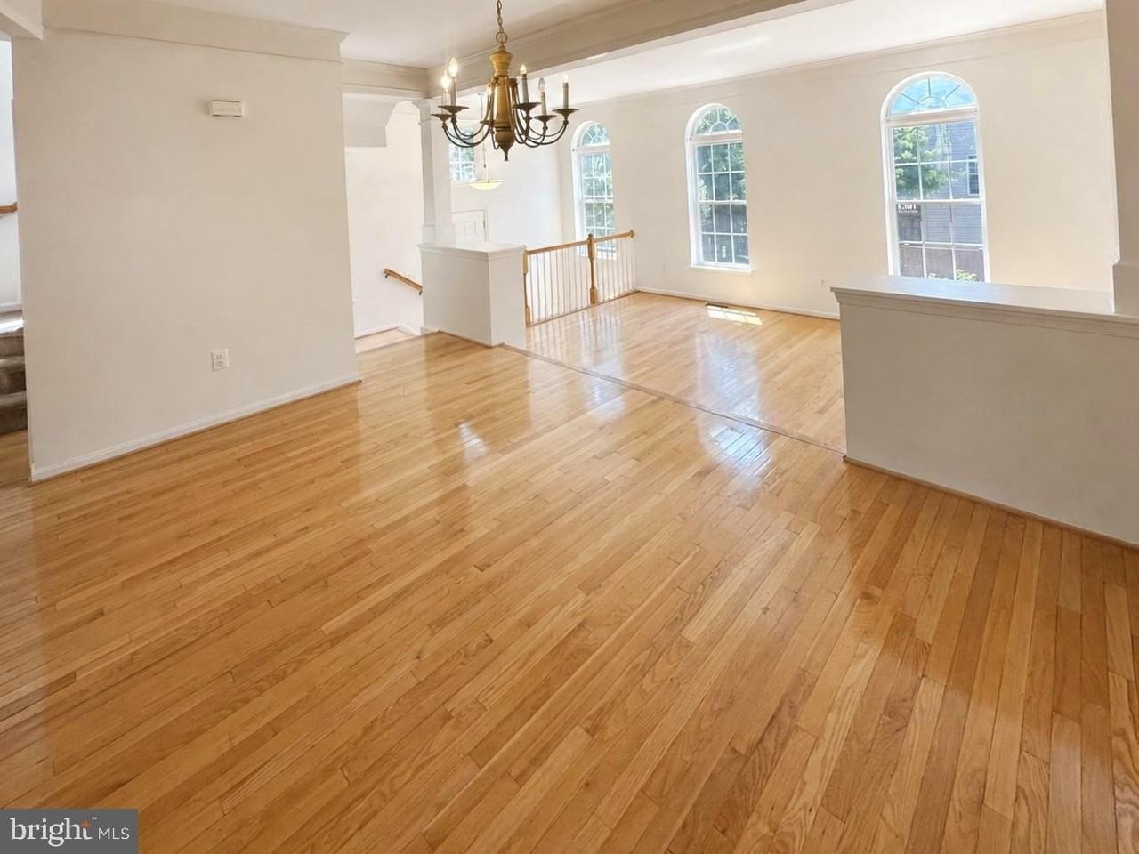8646 Royal Worcester Ln - Photo 5 of 35