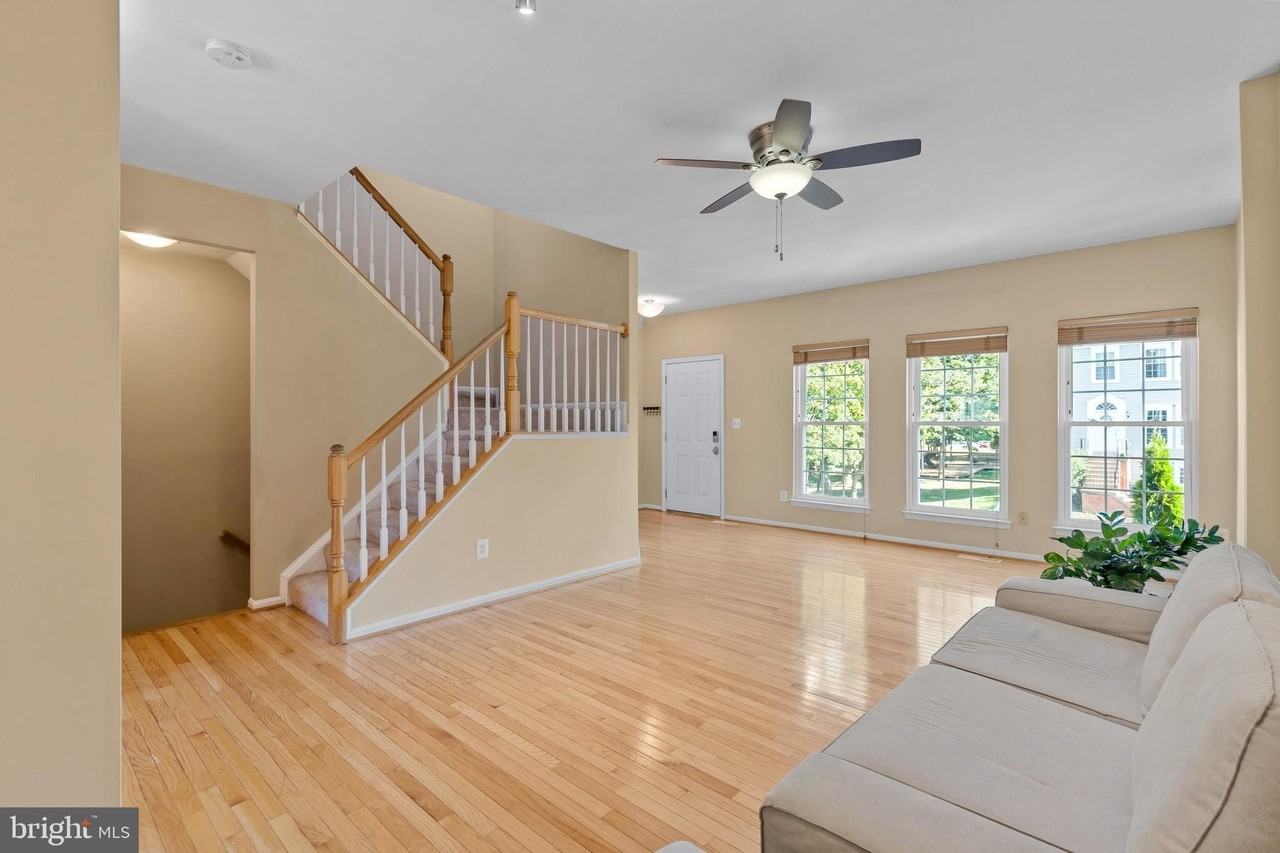 13129 Englishwood Ln - Photo 4 of 46