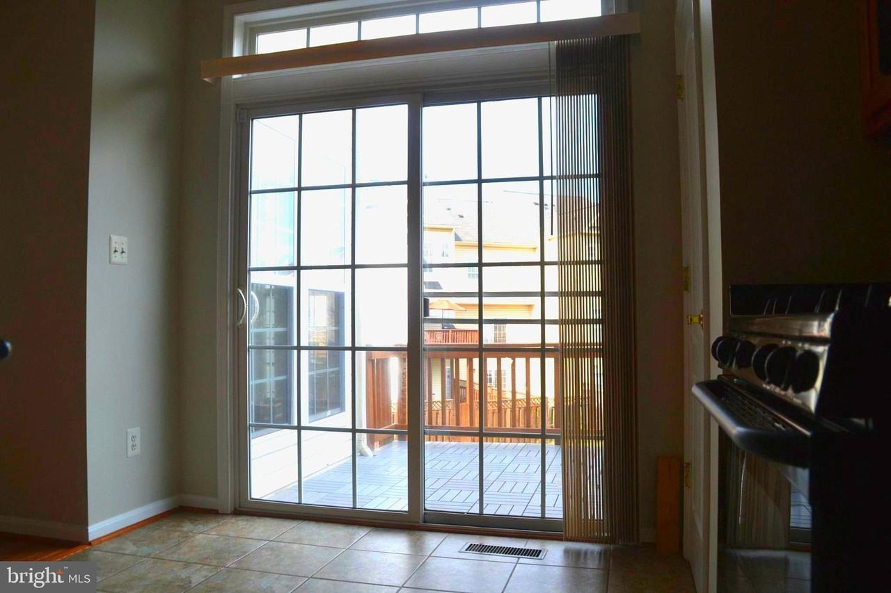 21958 Windy Oaks Sq - Photo 5 of 20