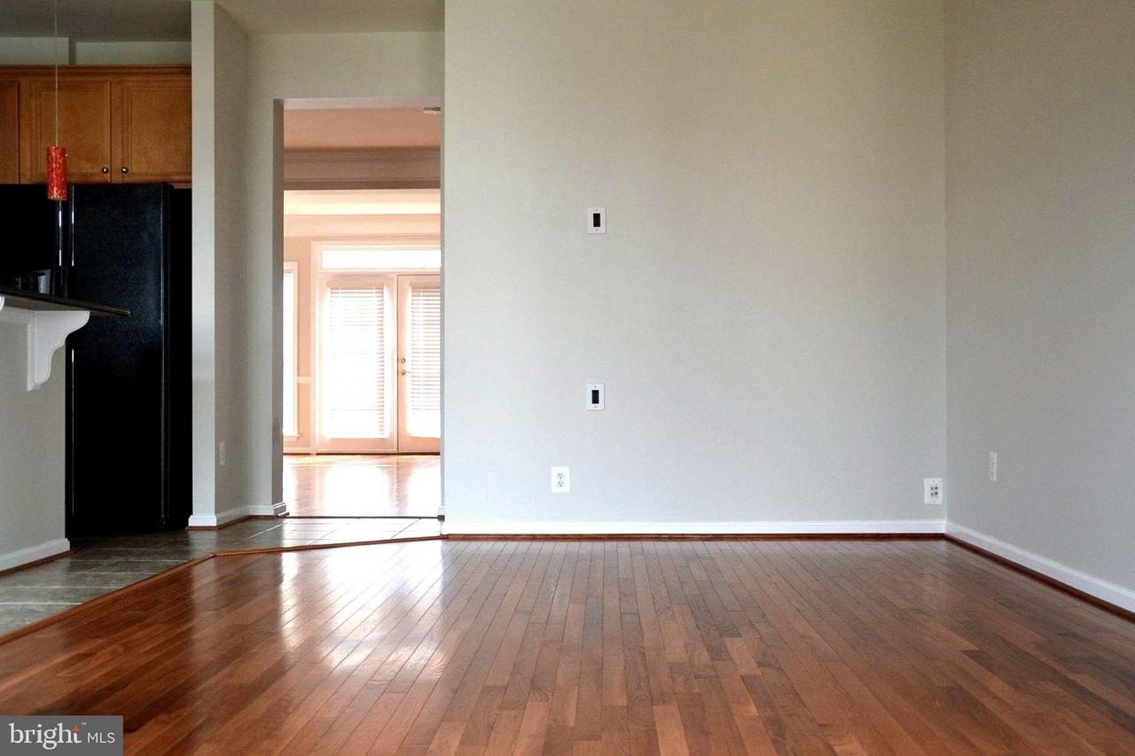 21958 Windy Oaks Sq - Photo 6 of 20