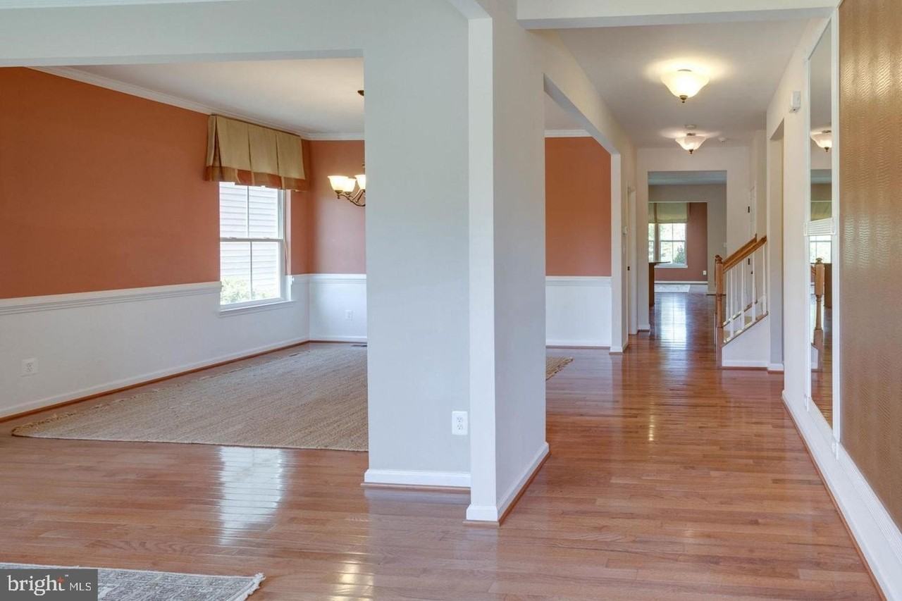 12760 MANOR HALL Court - Photo 3 of 45