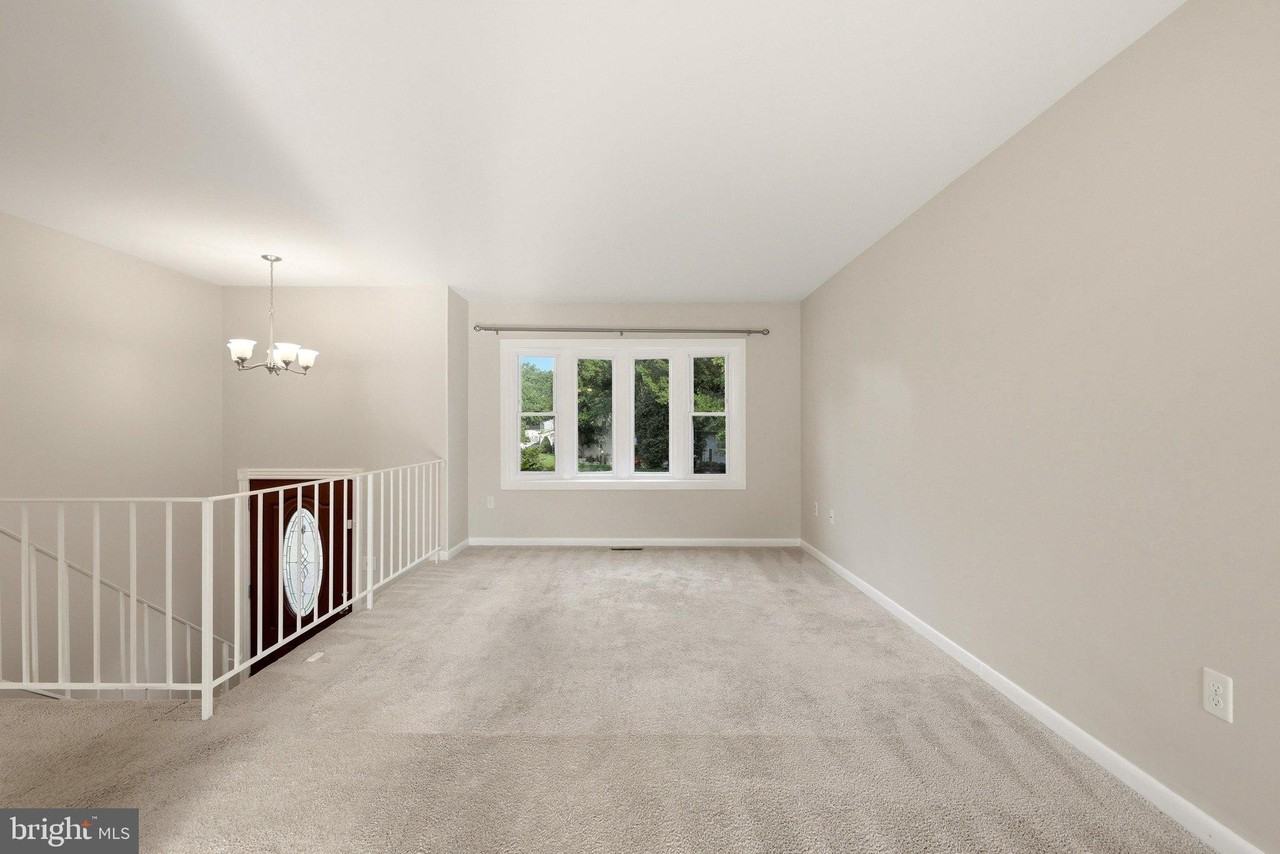 5481 SADDLER Lane - Photo 6 of 34