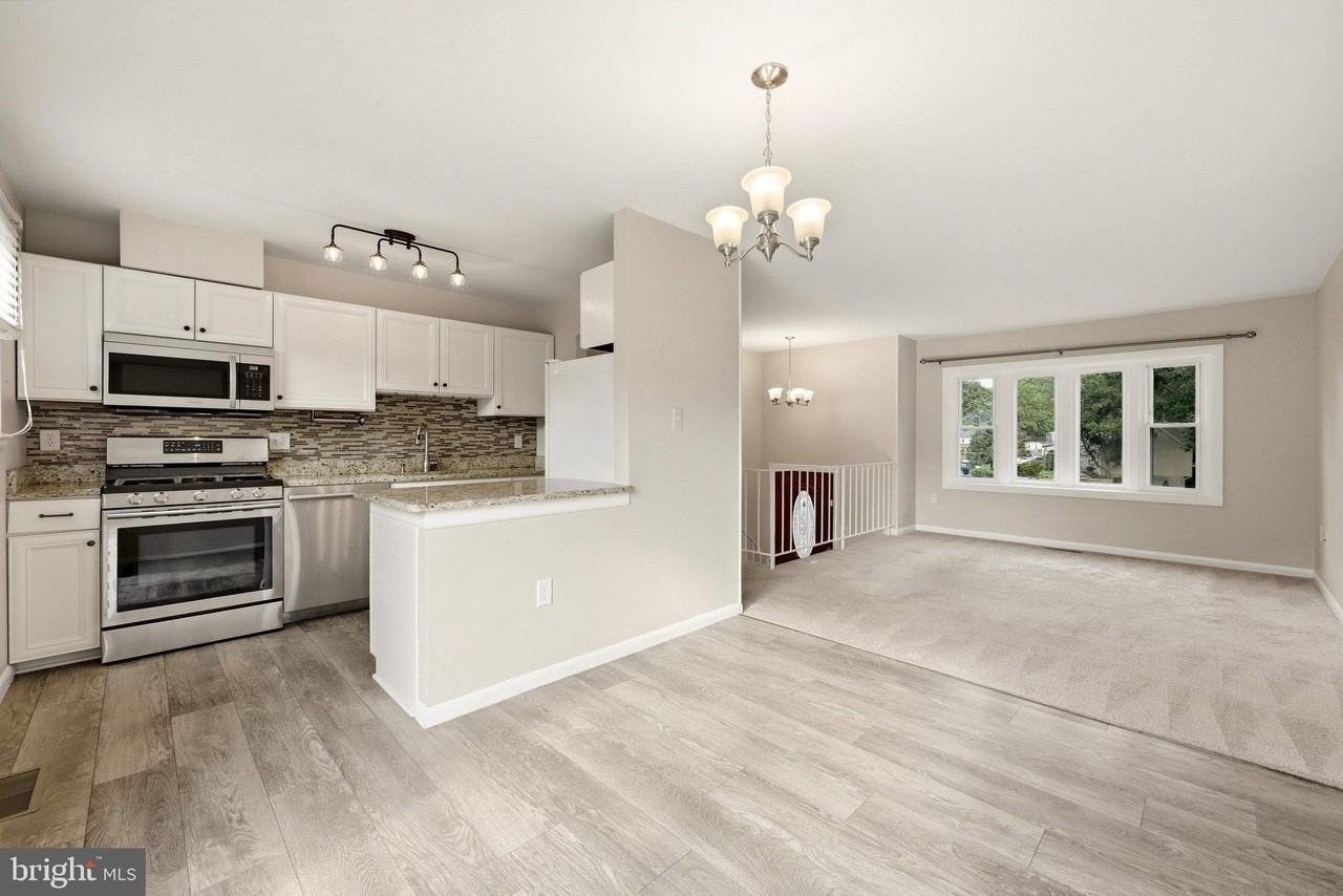 5481 SADDLER Lane - Photo 7 of 34