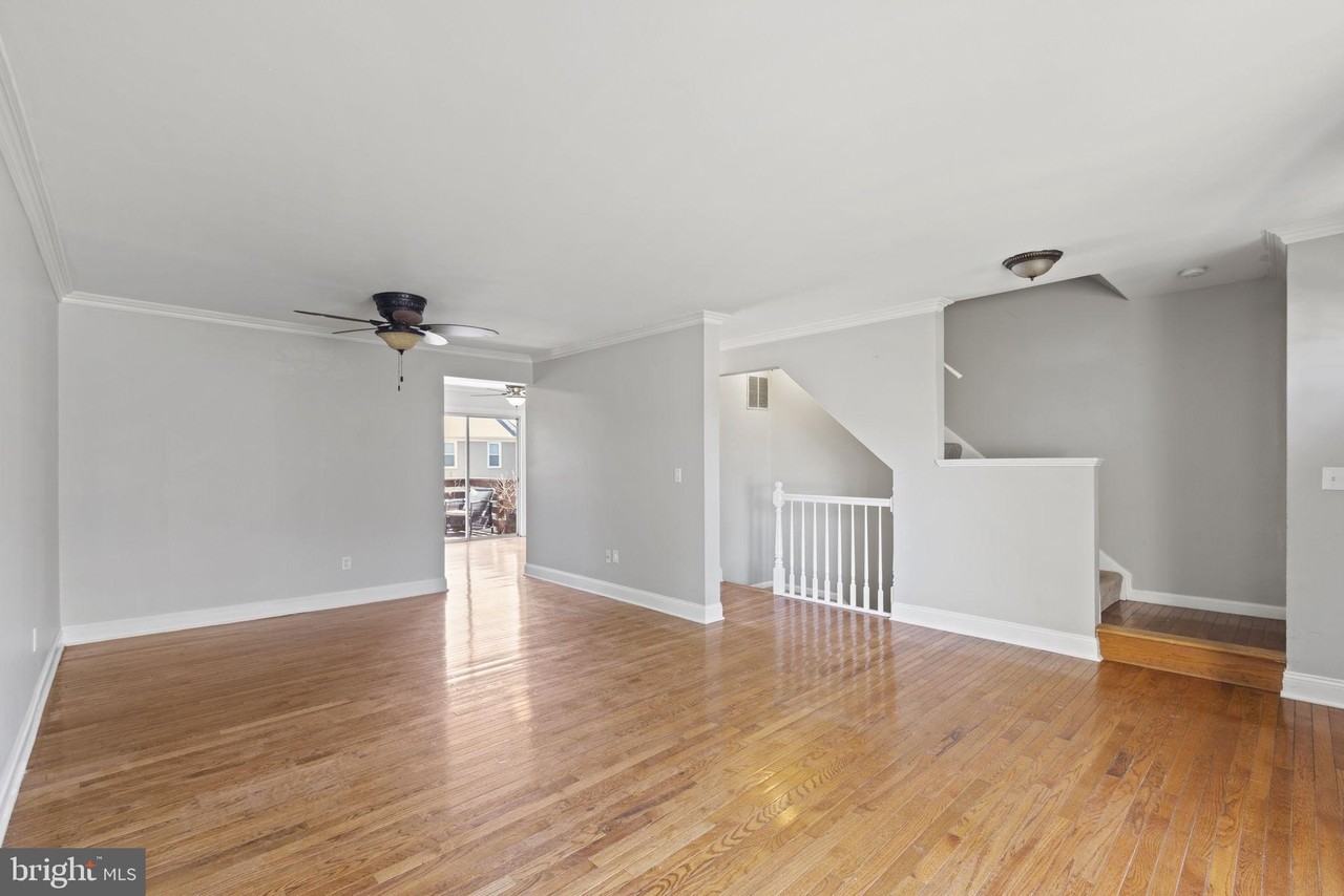 10747 BRICE Court - Photo 3 of 20