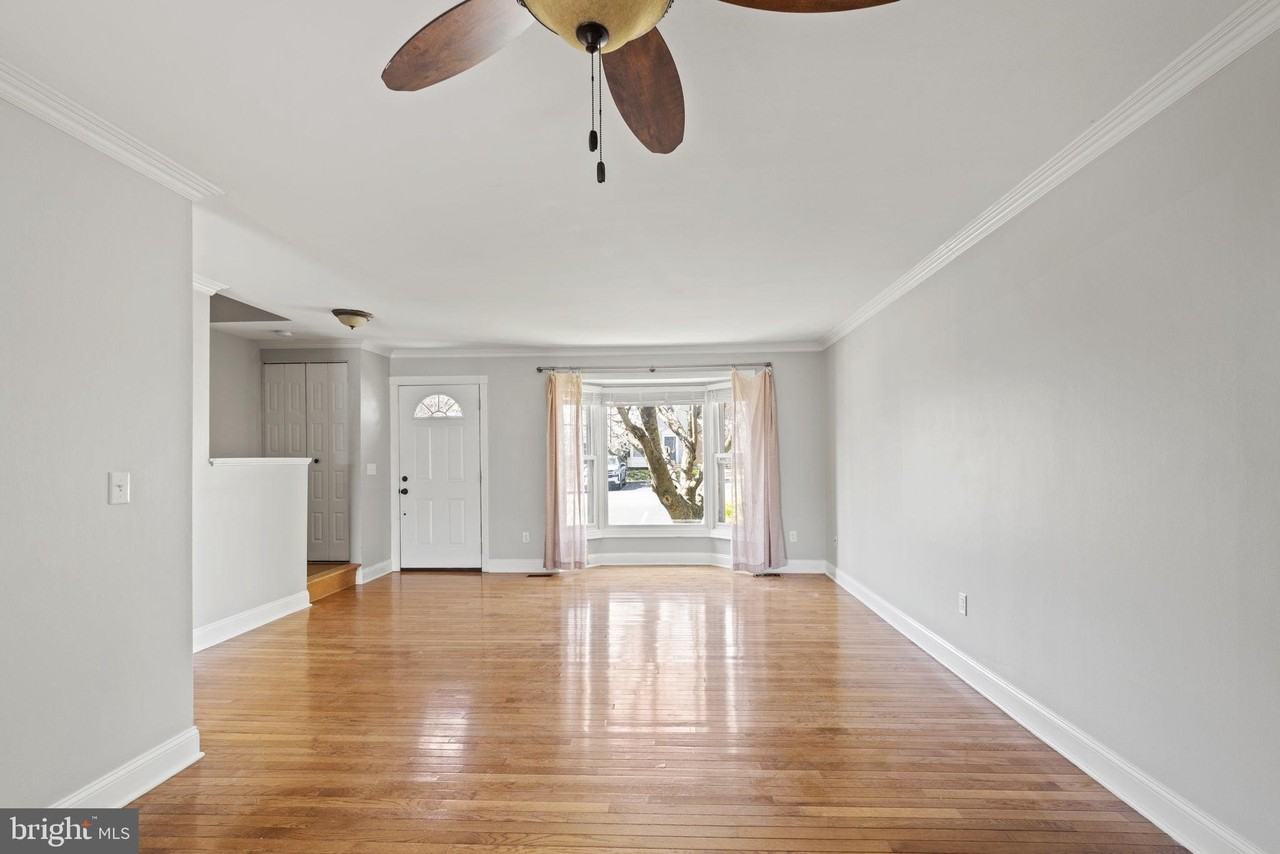10747 BRICE Court - Photo 5 of 20