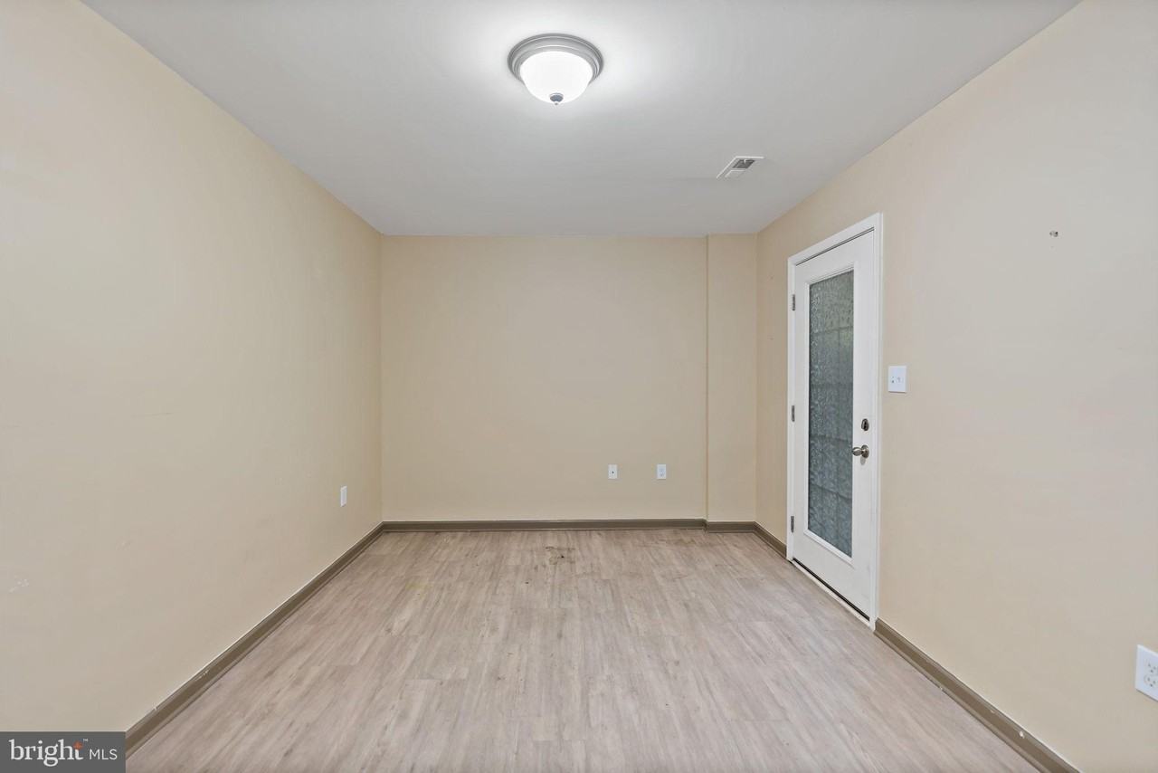 132 FURLONG Way - Photo 3 of 26