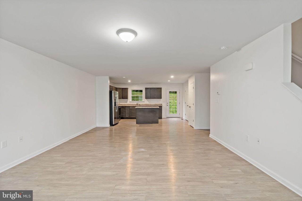 132 FURLONG Way - Photo 5 of 26