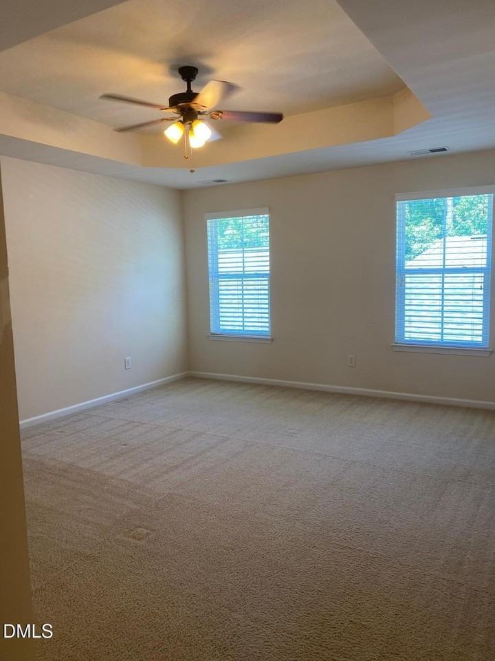 2412 Historic Cir - Photo 7 of 10