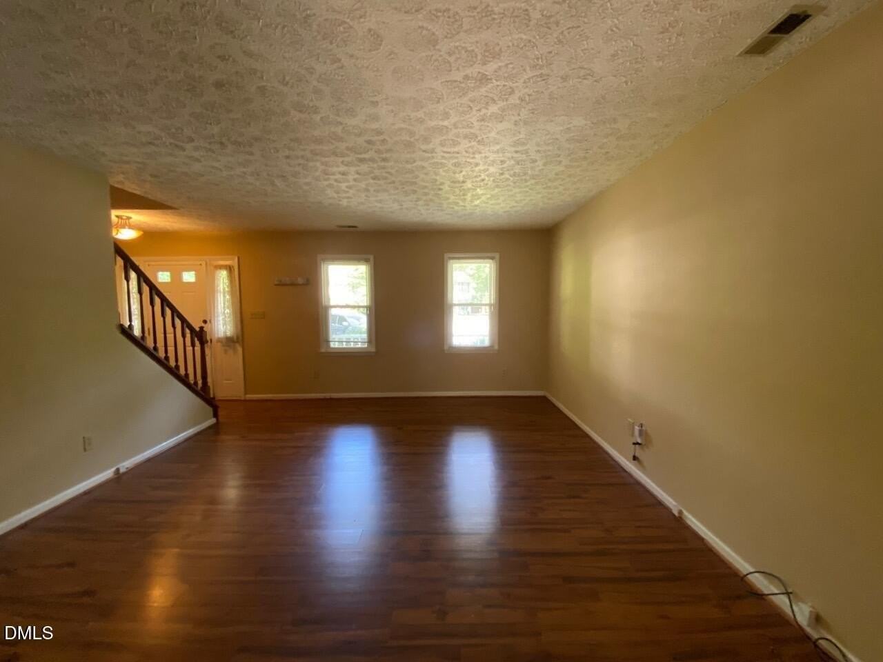 111 Westwind Ct - Photo 4 of 21
