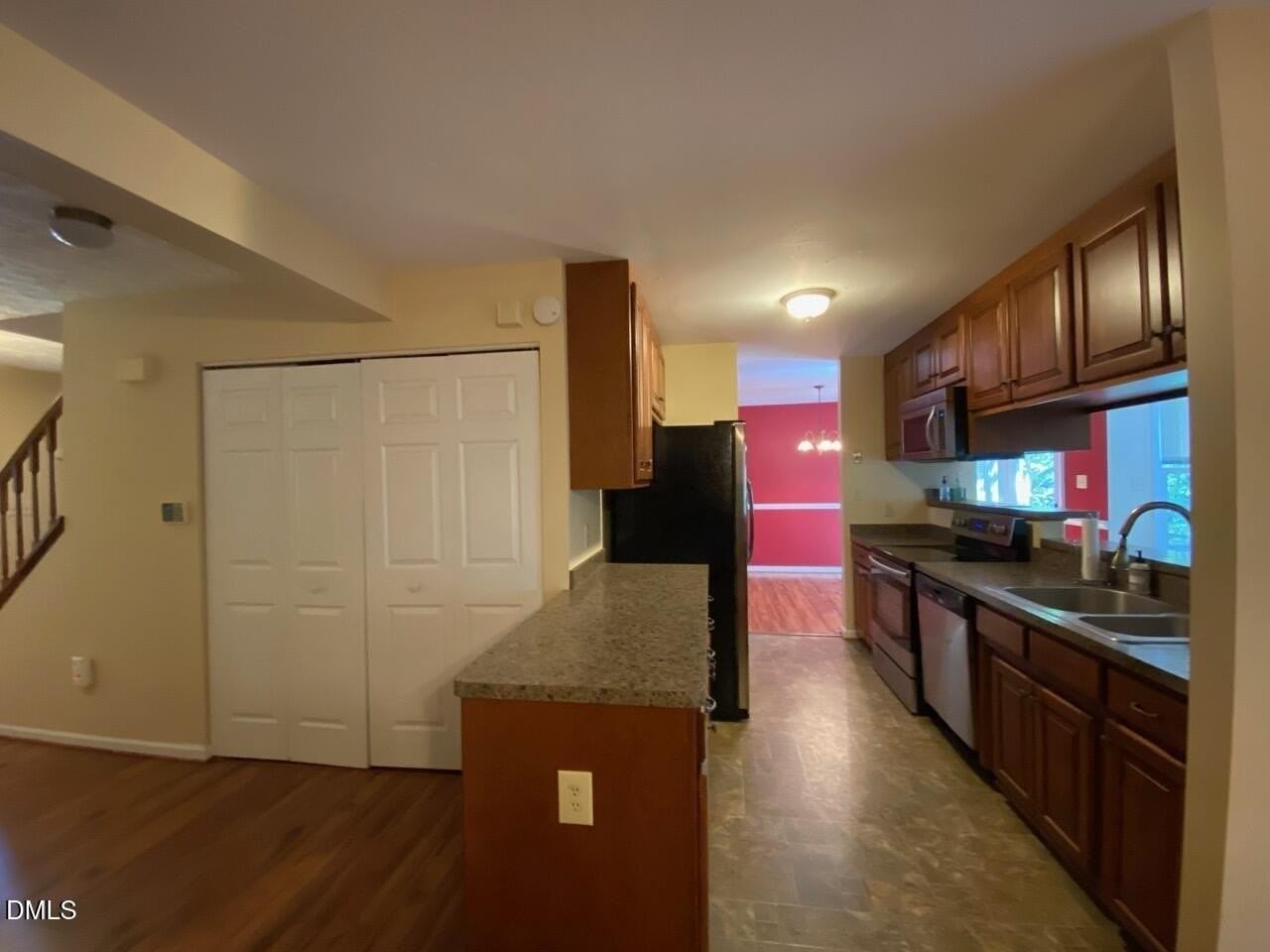 111 Westwind Ct - Photo 7 of 21