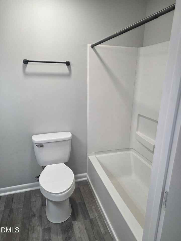 1411 Collegiate Cir #204 - Photo 5 of 15