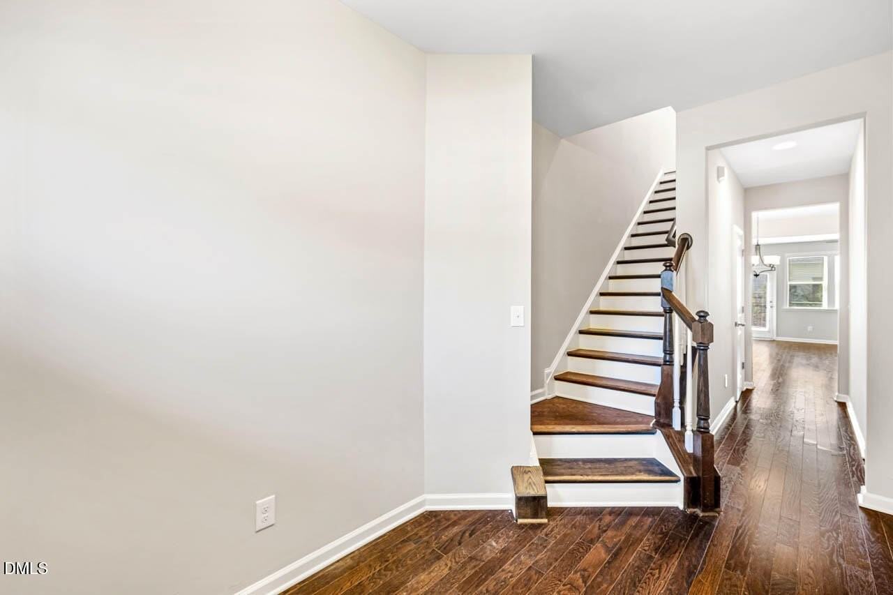 506 Aronia Dr - Photo 4 of 39