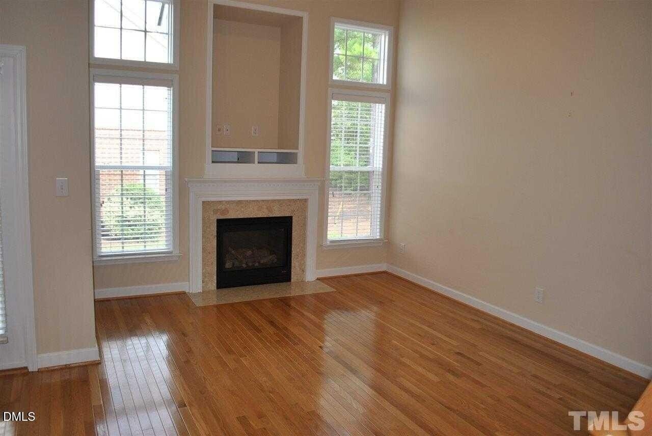 4305 Flintlock Ln - Photo 3 of 7