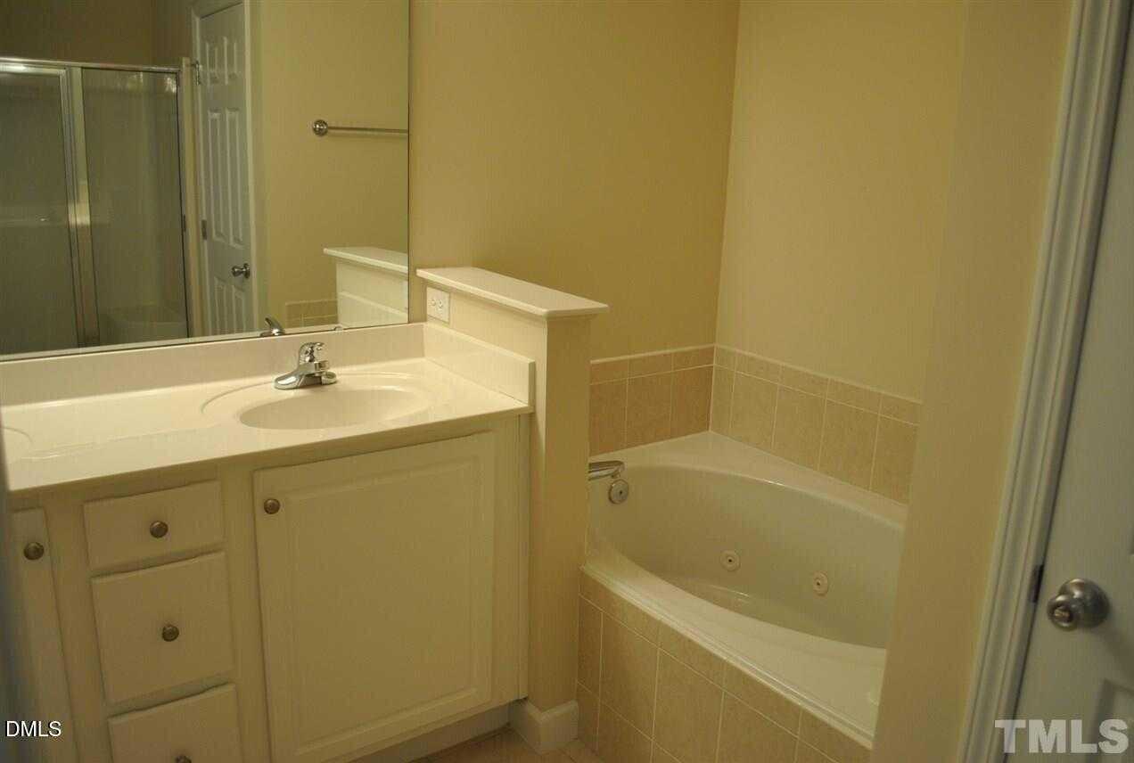 4305 Flintlock Ln - Photo 4 of 7
