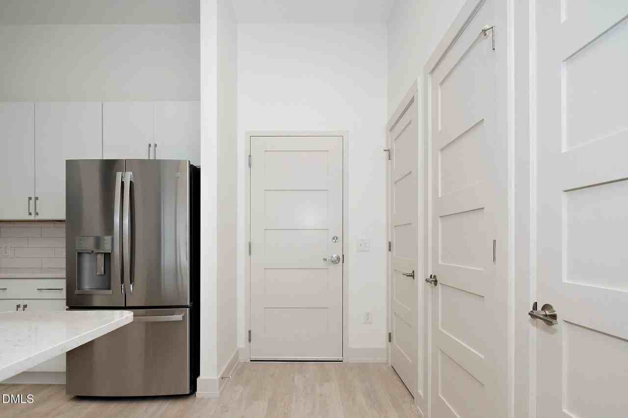 120 Mosaic Blvd #303