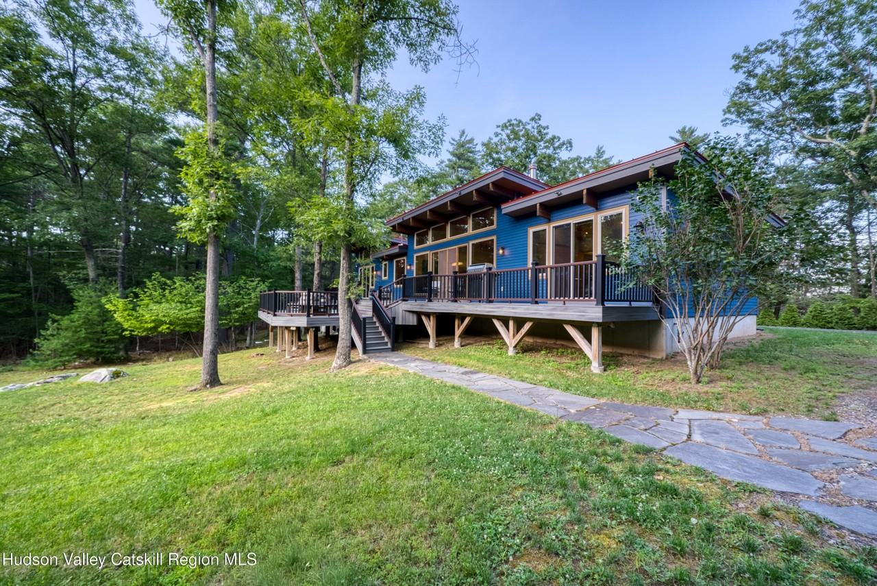 2 Raycliffe Dr - Photo 2 of 48
