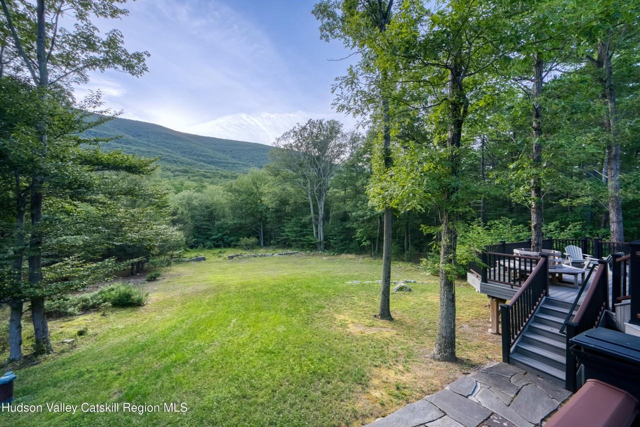 2 Raycliffe Dr - Photo 6 of 48