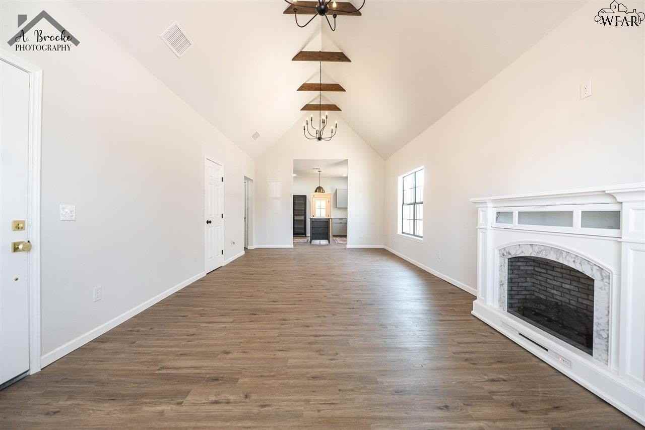 103 W Aldine St - Photo 6 of 30
