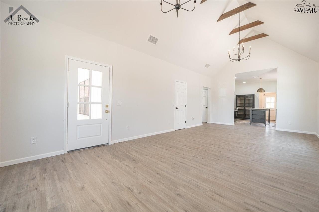 103 W Aldine St - Photo 7 of 30