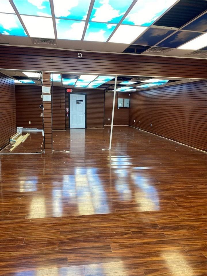 1905 Wilmington Rd - Photo 2 of 12