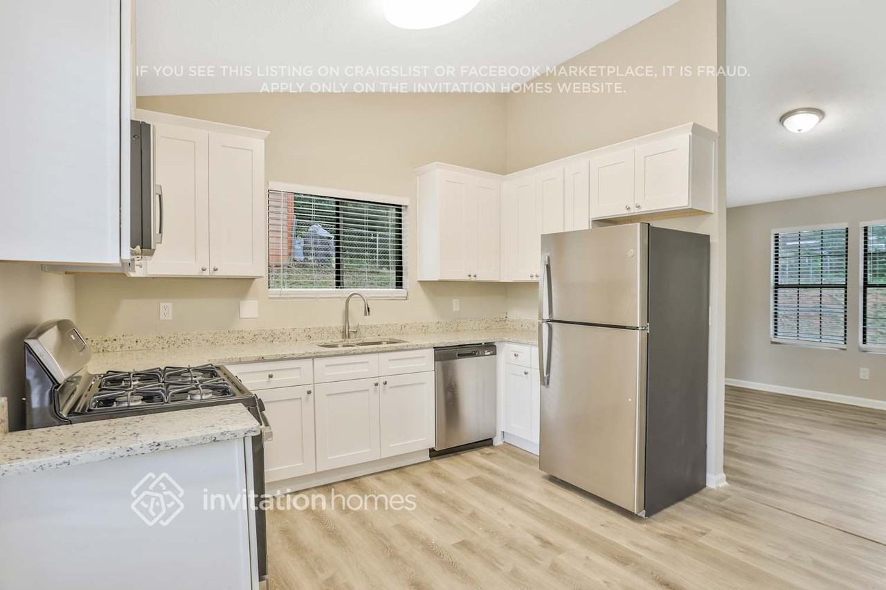 3920 Wood Path Ln - Photo 7 of 26