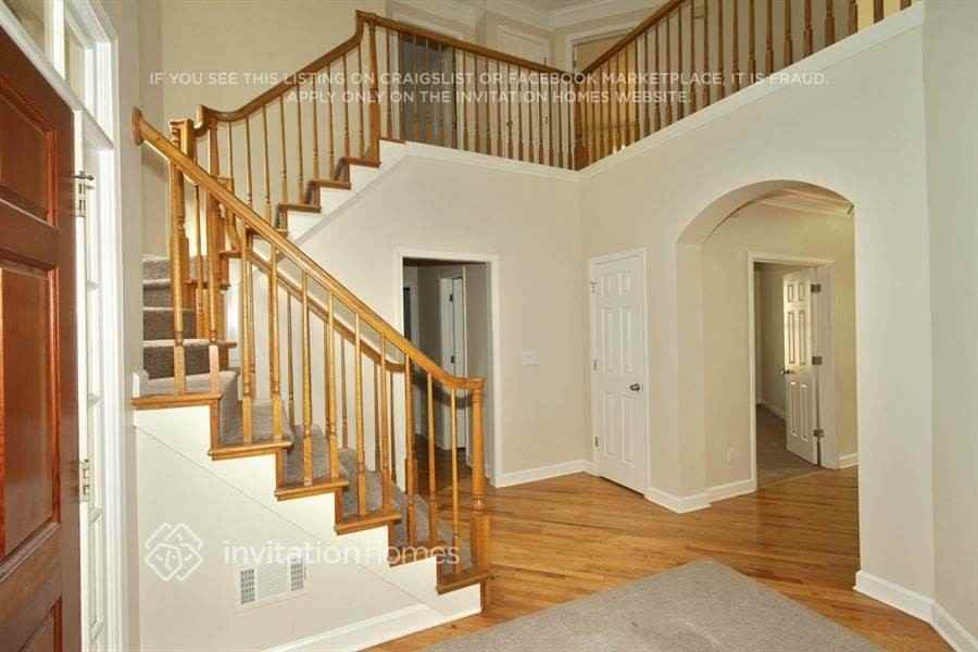 1942 Tristan Dr Se - Photo 2 of 15