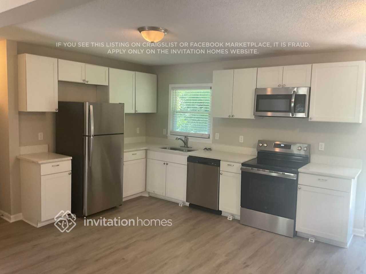 1833 Rollingwood Dr Se - Photo 5 of 13